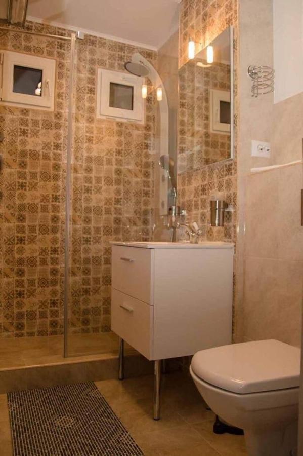Colonial Touch Apartament Brassó Kültér fotó